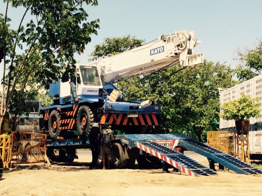 รถเครน TADANO KATO KOBELCO