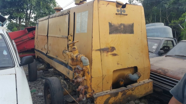 ขาย เครื่องปั้มลม 10.5 บาร์ 4 ล้อลากจูง KOMATSU EC 105V-1 สภาพพร้อมใช้งานครับ