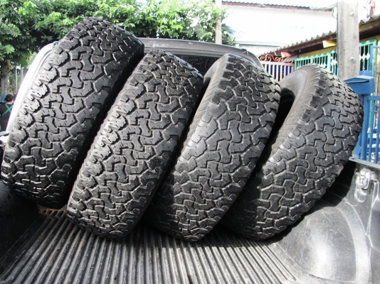 ขายยาง BF goodrich A/T 285/75/16 ปี12 3เส้น ปลายปี11 1เส้น ชุดนี้ 5,500 บาท
