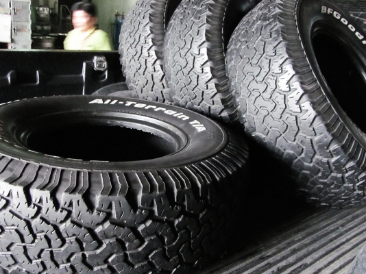 ขายยาง BF goodrich A/T 285/75/16 ปี12 3เส้น ปลายปี11 1เส้น ชุดนี้ 5,500 บาท