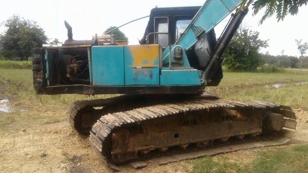 ขายรถขุดแบ็คโค โกเบลโก้SK907 200มาร์ทรู สภาพพร้อมใช้งาน เครื่องเดิม ใช้งานประจำ