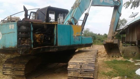 ขายรถขุดแบ็คโค โกเบลโก้SK907 200มาร์ทรู สภาพพร้อมใช้งาน เครื่องเดิม ใช้งานประจำ