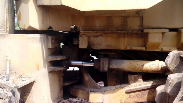 รถบด CAT.815 รถบด CAT.815