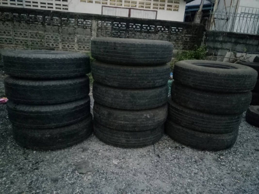 ขายยาง 825R16 บริดสโตน ปี15 พร้อมยางในและยางรอง จำนวน 13 เส้น 7500