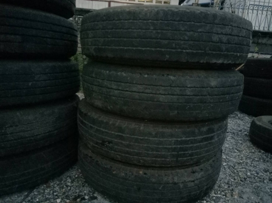 ขายยาง 825R16 บริดสโตน ปี15 พร้อมยางในและยางรอง จำนวน 13 เส้น 7500