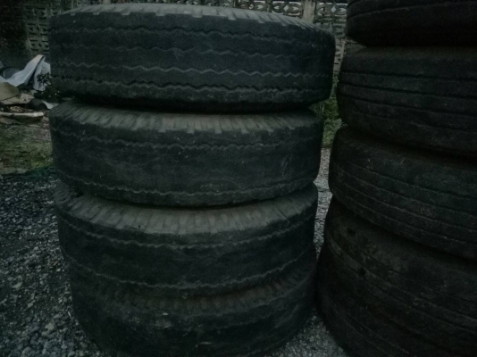 ขายยาง 825R16 บริดสโตน ปี15 พร้อมยางในและยางรอง จำนวน 13 เส้น 7500