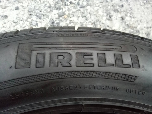 ขายยาง 235/60R18 PIRPELI  ปี14 ดอกยางสวยไม่แตกลายไม่ม่ปะ จำนวน 1 ชุด