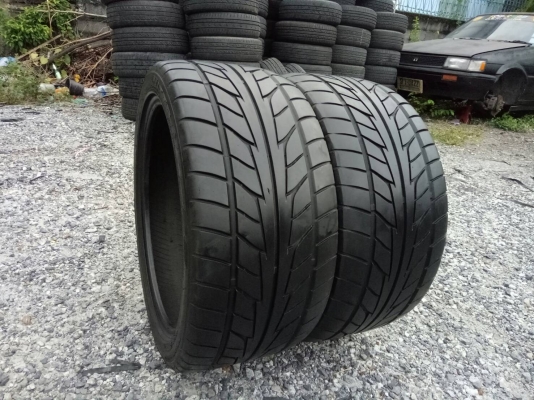 ขายยาง NITTO 265/35R18 MADE IN JAPANปี14 ดอกยางสวยไม่ร้าวไม่แตกลายไม่มีปะ จำนวน 2 เส้น