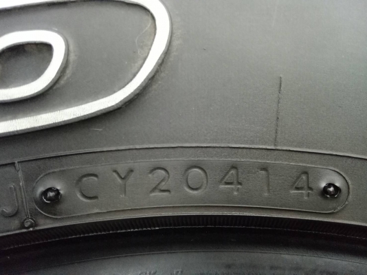 ขายยาง TOYO 265/70R16 MADE IN JAPAN ปี14 ดอกยางเต็มสวยเท่ากัน จำนวน 1 ชุด