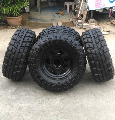 ขายยาง Mud 285/75/16 สวยๆ ขายยาง Mud 285/75/16 สวยๆ