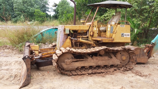 ขาย 145,000.CATERPILLAR D3B ตีนเป็ด เครื่องดี เกียร์แรง ช่วงล่างพอใช้ (รถอยู่จันทบุรี) 090-772-3710 090-772-3708