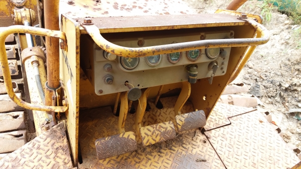 ขาย 145,000.CATERPILLAR D3B ตีนเป็ด เครื่องดี เกียร์แรง ช่วงล่างพอใช้ (รถอยู่จันทบุรี) 090-772-3710 090-772-3708 ขาย 145,000.CATERPILLAR D3B ตีนเป็ด เครื่องดี เกียร์แรง ช่วงล่างพอใช้ (รถอยู่จันทบุรี) 090-772-3710 090-772-3708