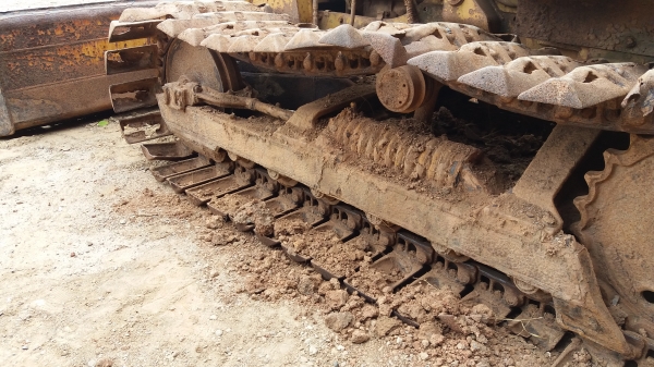ขาย 145,000.CATERPILLAR D3B ตีนเป็ด เครื่องดี เกียร์แรง ช่วงล่างพอใช้ (รถอยู่จันทบุรี) 090-772-3710 090-772-3708 ขาย 145,000.CATERPILLAR D3B ตีนเป็ด เครื่องดี เกียร์แรง ช่วงล่างพอใช้ (รถอยู่จันทบุรี) 090-772-3710 090-772-3708