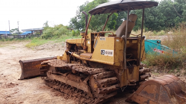 ขาย 145,000.CATERPILLAR D3B ตีนเป็ด เครื่องดี เกียร์แรง ช่วงล่างพอใช้ (รถอยู่จันทบุรี) 090-772-3710 090-772-3708 ขาย 145,000.CATERPILLAR D3B ตีนเป็ด เครื่องดี เกียร์แรง ช่วงล่างพอใช้ (รถอยู่จันทบุรี) 090-772-3710 090-772-3708