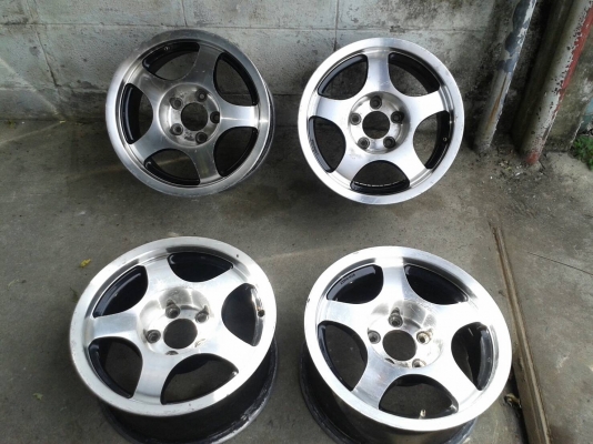 ขอบ15นิ้ว5รู114 ชุดนี้ ราคา 5900 บาท