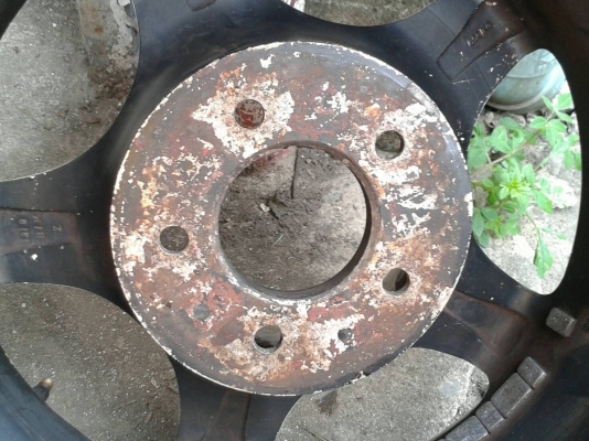 ขอบ15นิ้ว5รู114 ชุดนี้ ราคา 5900 บาท