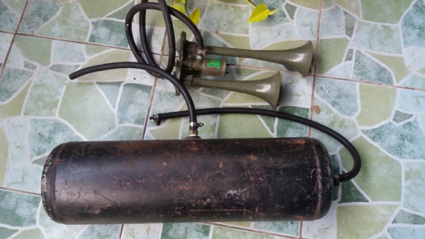 ถังพร้อมแตร850ครับ แตร12v