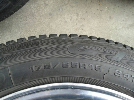 ขอบ15นิ้ว4รู100 พร้อมยาง ชุดนี้ ราคา 5700 บาท