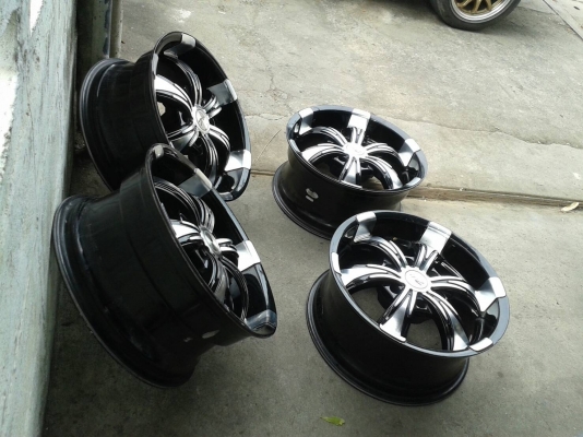 ขอบ17นิ้ว6รู ชุดนี้ ราคา 7400 บาท