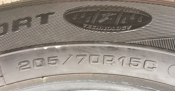 ยางป้ายแดง 205-70-15 Goodyear ปี16 ยางป้ายแดง 205-70-15 Goodyear ปี16