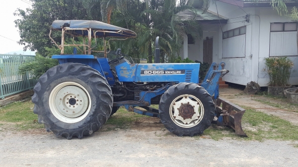 Newholland 8066s ใบดันหน้า ขับเคลื่อน 4 ล้อ