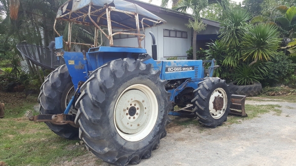 Newholland 8066s ใบดันหน้า ขับเคลื่อน 4 ล้อ