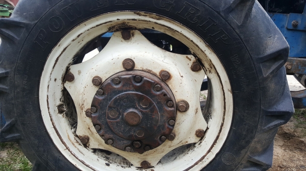 Newholland 8066s ใบดันหน้า ขับเคลื่อน 4 ล้อ