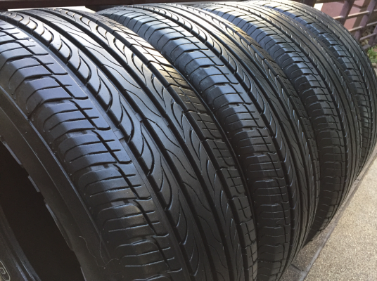 ยาง Maxxis 245 70 16 กลางปี15 ดอกเต็ม เนื้อนิ่มๆ ไม่มีปะ ราคาไม่แพง ยาง Maxxis 245 70 16 กลางปี15 ดอกเต็ม เนื้อนิ่มๆ ไม่มีปะ ราคาไม่แพง
