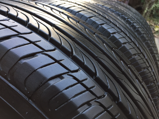 ยาง Maxxis 245 70 16 กลางปี15 ดอกเต็ม เนื้อนิ่มๆ ไม่มีปะ ราคาไม่แพง ยาง Maxxis 245 70 16 กลางปี15 ดอกเต็ม เนื้อนิ่มๆ ไม่มีปะ ราคาไม่แพง