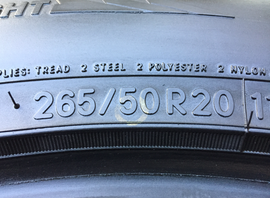ยาง Toyo 265 50 20 ปี13 ดอกเยอะ พร้อมใช้งาน ราคาไม่แพง ยาง Toyo 265 50 20 ปี13 ดอกเยอะ พร้อมใช้งาน ราคาไม่แพง