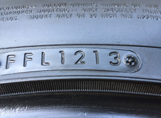 ยาง Toyo 265 50 20 ปี13 ดอกเยอะ พร้อมใช้งาน ราคาไม่แพง ยาง Toyo 265 50 20 ปี13 ดอกเยอะ พร้อมใช้งาน ราคาไม่แพง