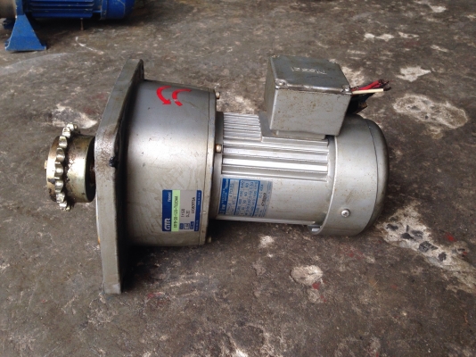 ขายมอเตอร์เกียร์หน้าแปลน GTR made in Japan 1/4HP. 380V อัตราทด 1:120 มีระบบเบรคในตัว สภาพสวยเดิมๆ หมุนนิ่ม พร้อมใช้งาน ใช้งานได้หลากหลายแบบครับ