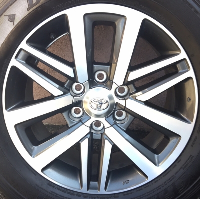 ล้อแม็กป้ายแดง ขอบ18 ฟอร์จูนเนอร์ พร้อมยาง 265-60-18