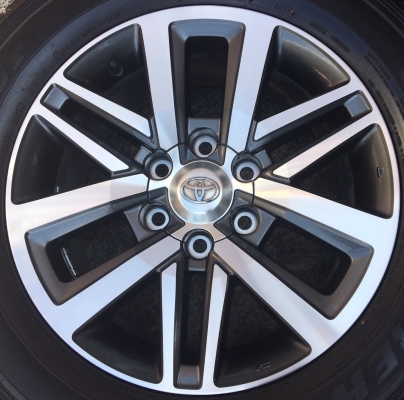 ล้อแม็กป้ายแดง ขอบ18 ฟอร์จูนเนอร์ พร้อมยาง 265-60-18