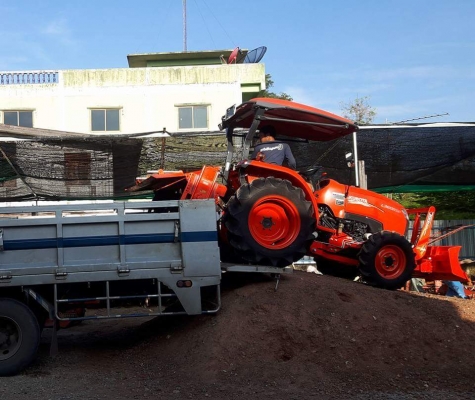 ปัญญาแทรคเตอร์..จัดมาให้ครับ ด่วน!!!คูโบต้า L3608 พร้อมใบมีดคานล่างFD163พร้อมโรตาลี่RX164สภาพพร้อมใช้  เล่มทะเบียนพร้อม จัดส่ง อ.โพประทับช้าง จ.พิจิตร