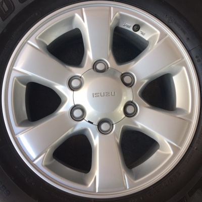 ล้อแม็ก ISUZU NEW D-MAX 1.9 Blue Power พร้อมยาง245-70-16 ปลายปี 15 ล้อแม็ก ISUZU NEW D-MAX 1.9 Blue Power พร้อมยาง245-70-16 ปลายปี 15