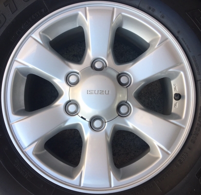 ล้อแม็ก ISUZU NEW D-MAX 1.9 Blue Power พร้อมยาง245-70-16 ปลายปี 15 ล้อแม็ก ISUZU NEW D-MAX 1.9 Blue Power พร้อมยาง245-70-16 ปลายปี 15