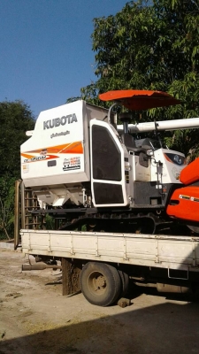 ขายรถเกี่ยวข้าวคูโบต้า DC95 ปี57ทำงาน พัน ชม.ช่วงล่างเต็ม