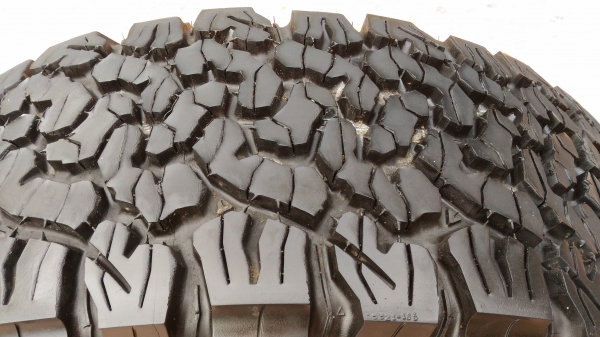 ขายยาง BF KO2 265/75/16 ปี 16