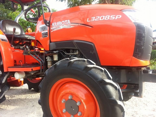 คูโบต้า L3208SP 4 WD รถคัดเกรด A