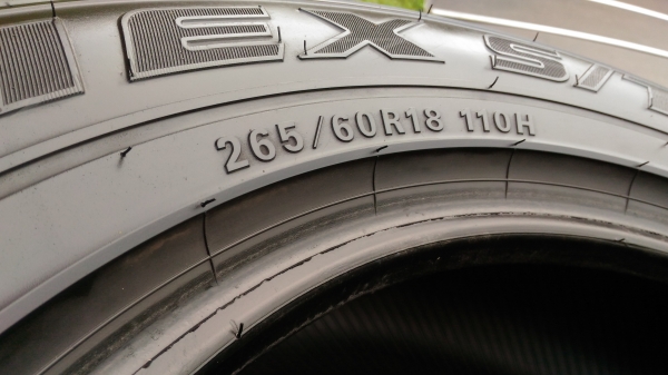 ขายยาง FALKEN 265/60/18 ปี 15