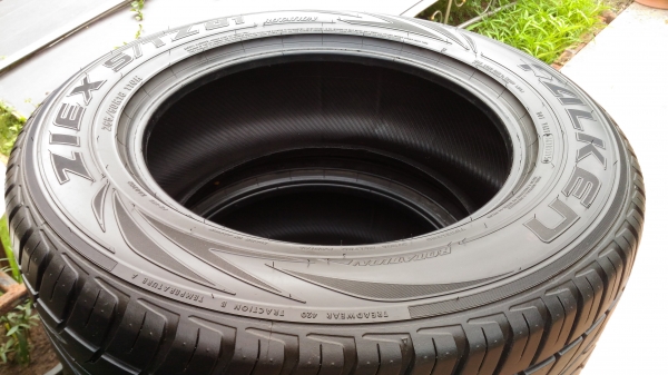 ขายยาง FALKEN 265/60/18 ปี 15