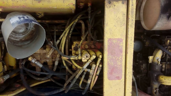 แบคโฮKOBELCO SK120 MARK (มาร์ค3) พิมพ์นิยม เครื่อง+ปั้ม ดีแรง ไฟฟ้าจอกล่อง ครบ ขาดมอเตอร์คันเร่ง บูมอาร์มสวย เอวมีขยับนิด ช่วงล่าง70\% พร้อมใช้งาน ขายตามสภาพ เอกสารใบแจ้งจำหน่าย **ขาย KOBELCO SK120 MARK-3 แบคโฮพิมพ์นิยม สภาพดี มีใบแจ