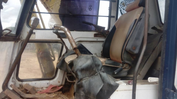 แบคโฮKOBELCO SK120 MARK (มาร์ค3) พิมพ์นิยม เครื่อง+ปั้ม ดีแรง ไฟฟ้าจอกล่อง ครบ ขาดมอเตอร์คันเร่ง บูมอาร์มสวย เอวมีขยับนิด ช่วงล่าง70\% พร้อมใช้งาน ขายตามสภาพ เอกสารใบแจ้งจำหน่าย **ขาย KOBELCO SK120 MARK-3 แบคโฮพิมพ์นิยม สภาพดี มีใบแจ