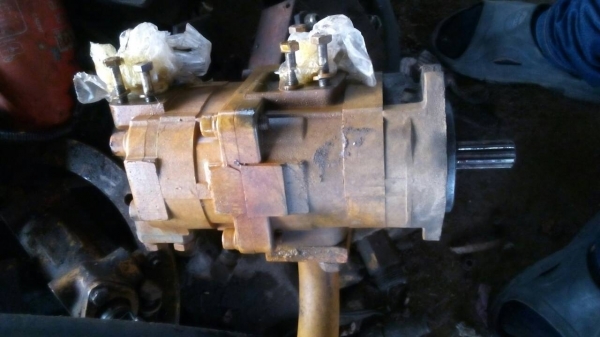 ขายปั๊มไฮดรอลิค ใส่รถแมคโค PC-30-3-5 ปั๊มตอนครึ่ง 12 ฟัน ถอดออกจากรถ รับประกัน