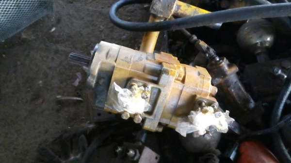 ขายปั๊มไฮดรอลิค ใส่รถแมคโค PC-30-3-5 ปั๊มตอนครึ่ง 12 ฟัน ถอดออกจากรถ รับประกัน