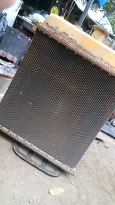 ขายหม้อนํ้า รถแทรกเตอร์ D-4 D-5 และอะไหล่หลายรายการ ของเก่าสภาพสวยครับ ขายไม่แพงครับ