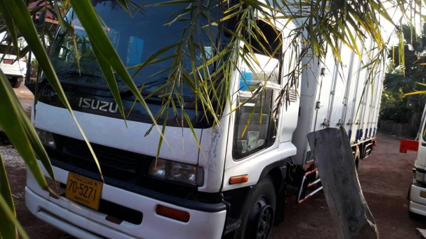 ขายรถ6ล้อ7.20อีซูซุ DECA200 ปี46 สภาพพร้อมใช้งาน เอกสารเล่มทะเบียนพร้อม แชชซีสวย