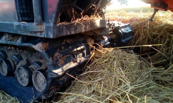 ขายรถเกี่ยวข้าว คูโบต้าDC68G ทำงาน1,8&times;&times;&times;ชม. ชาวงล่างดี สภาพพร้อมทำงาน เอกสารเล่มทะเบียนครบ