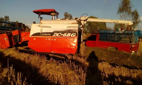 ขายรถเกี่ยวข้าว คูโบต้าDC68G ทำงาน1,8&times;&times;&times;ชม. ชาวงล่างดี สภาพพร้อมทำงาน เอกสารเล่มทะเบียนครบ